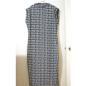 Houndstooth Pattern Plus Size Dress / 3XL / 100 % Polyester / Stretched